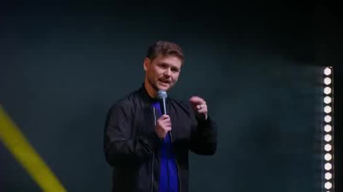 AMIGO Comedy | Drew Lynch - I don't know my wife